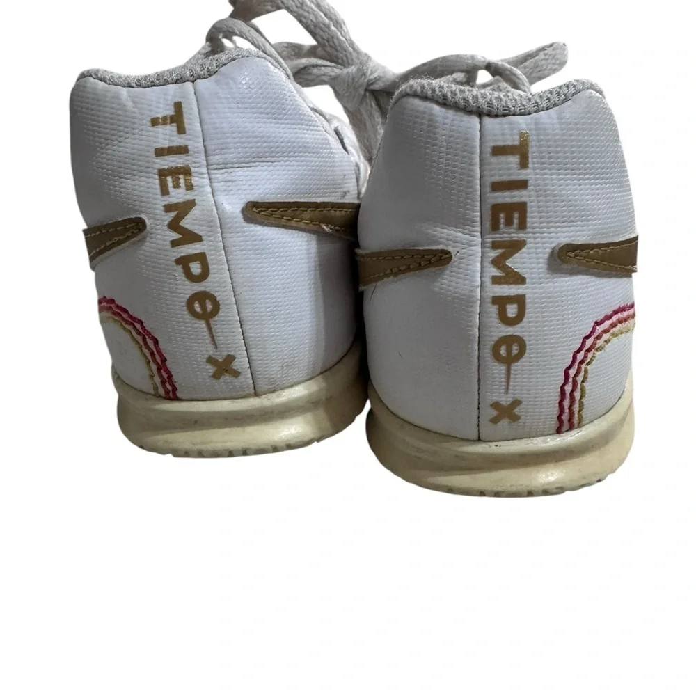 Nike Tempo X Shoes, Youth sz 2y white and gold ks1